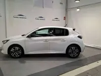 Usado Peugeot 208 Allure 102 CV (75 kW) 2023 Blanco Utilitario