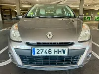 Usado Renault Clio IV Business 75 CV (55 kW) 2012 Gris / plata Berlina
