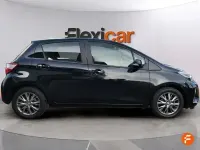 Usado Toyota Yaris Active 69 CV (50 kW) 2020 Negro