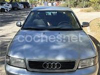 Usado Audi A4 125 CV (91 kW) 1999 Gris / plata Berlina