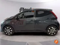 Usado Toyota Aygo X-wave 72 CV (52 kW) 2020 Negro Utilitario