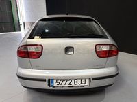 Usado Seat Leon Sport 105 CV (77 kW) 2002 Gris / plata Utilitario