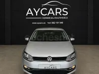 Usado VW Polo Advance 90 CV (66 kW) 2015 Gris / plata Berlina