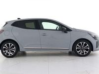 Begagnad Renault Clio V Techno 91 HK (66 kW) 2024 Grå Sedan