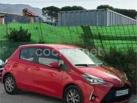Usado Toyota Yaris Active 69 CV (50 kW) 2020 Rojo Berlina