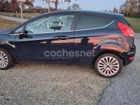 Usado Ford Fiesta Titanium 82 CV (60 kW) 2010 Azul Berlina