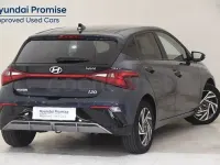 Usado Hyundai i20 100 CV (73 kW) 2025 Gris / plata Utilitario