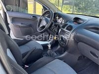 Usado Peugeot 206 70 CV (51 kW) 2005 Gris / plata Berlina