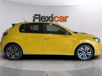 Usado Peugeot 208 Allure 101 CV (74 kW) 2023 Amarillo Utilitario