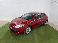 Usado Renault Mégane Dynamique 105 CV (77 kW) 2009 Granate Berlina