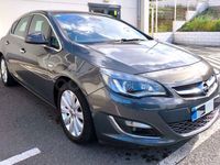 Usado Opel Astra Selective 140 CV (102 kW) 2012 Gris / plata Berlina