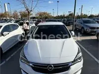 Usado Opel Astra Selective 105 CV (77 kW) 2016 Blanco Berlina