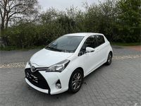 Usado Toyota Yaris Active 69 CV (50 kW) 2017 Blanco Berlina