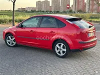 Usado Ford Focus Trend 115 CV (84 kW) 2007 Rojo Berlina