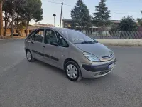 Usado Citroën Xsara Picasso Exclusive 90 CV (66 kW) 2004 Beige Monovolumen