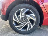 Usado Hyundai i20 101 CV (74 kW) 2025 Rojo Utilitario