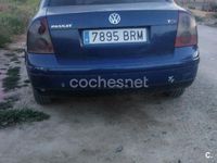 Usado VW Passat Trendline 130 CV (95 kW) 2001 Azul Berlina