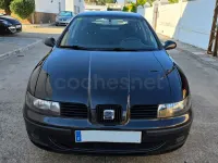Usado Seat Leon 100 CV (73 kW) 2006 Negro Utilitario