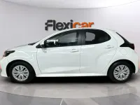 Usado Toyota Yaris Active 111 CV (81 kW) 2020 Blanco Berlina