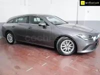 Usado Mercedes CLA200 Shooting Brake 150 CV (110 kW) 2021 Gris / plata Familiar