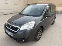Usado Peugeot TePee Active 99 CV (72 kW) 2017 Azul Van