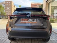 Usado Toyota Yaris Cross Style 116 CV (85 kW) 2023 Gris / plata SUV