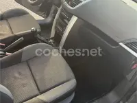 Usado Peugeot 207 Active 95 CV (69 kW) 2012 Negro Familiar