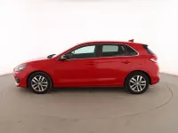 Usado Hyundai i30 120 CV (88 kW) 2019 Rojo Berlina