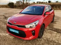 Usado Kia Rio 84 CV (61 kW) 2020 Rojo Berlina