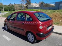 Usado Citroën Xsara Picasso 90 CV (66 kW) 2003 Granate Monovolumen