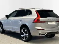Usado Volvo XC60 Plus 250 CV (183 kW) 2025 Gris / plata SUV