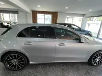 Usado Mercedes A200 150 CV (110 kW) 2025 Gris / plata Berlina