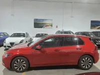 Usado VW Golf VIII 115 CV (84 kW) 2022 Granate Berlina