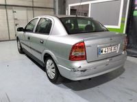 Usado Opel Astra Comfort 100 CV (73 kW) 1999 Gris / plata Berlina