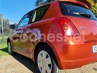 Usado Suzuki Swift GL 92 CV (67 kW) 2006 Rojo Utilitario