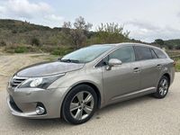 Usado Toyota Avensis Comfort 124 CV (91 kW) 2015 Gris / plata Familiar
