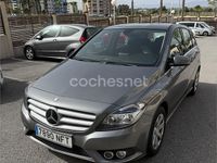 Usado Mercedes B180 109 CV (80 kW) 2012 Gris / plata Monovolumen
