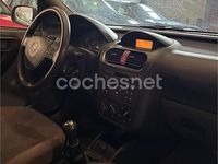Usado Opel Corsa Comfort 75 CV (55 kW) 2001 Rosa Utilitario