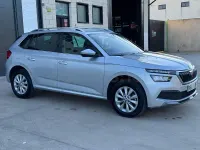 Usado Skoda Kamiq 95 CV (69 kW) 2022 Gris / plata SUV