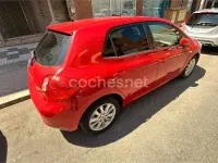 Usado Toyota Auris 97 CV (71 kW) 2008 Rojo Utilitario