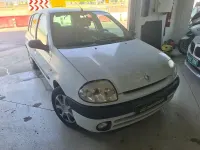 Usado Renault Clio 90 CV (66 kW) 1999 Blanco Berlina