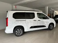 Usado Opel Combo 130 CV (95 kW) 2025 Blanco Monovolumen