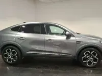 Usado Renault Arkana Zen 145 CV (106 kW) 2022 Gris / plata SUV