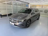 Usado Mercedes B200 150 CV (110 kW) 2021 Gris / plata Monovolumen
