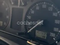 Usado Skoda Fabia Fresh 60 CV (44 kW) 2002 Amarillo Berlina