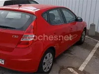 Usado Hyundai i30 Classic 109 CV (80 kW) 2008 Rojo Berlina