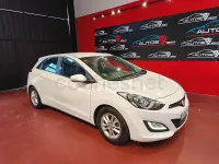 Usado Hyundai i30 Base 90 CV (66 kW) 2014 Blanco Berlina