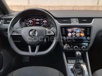 Usado Skoda Octavia Style 150 CV (110 kW) 2019 Gris / plata Berlina