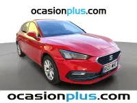 Usado Seat Leon Style 130 CV (95 kW) 2023 Rojo Berlina