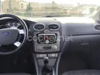 Begagnad Ford Focus Titanium 109 HK (80 kW) 2010 Grå Sedan